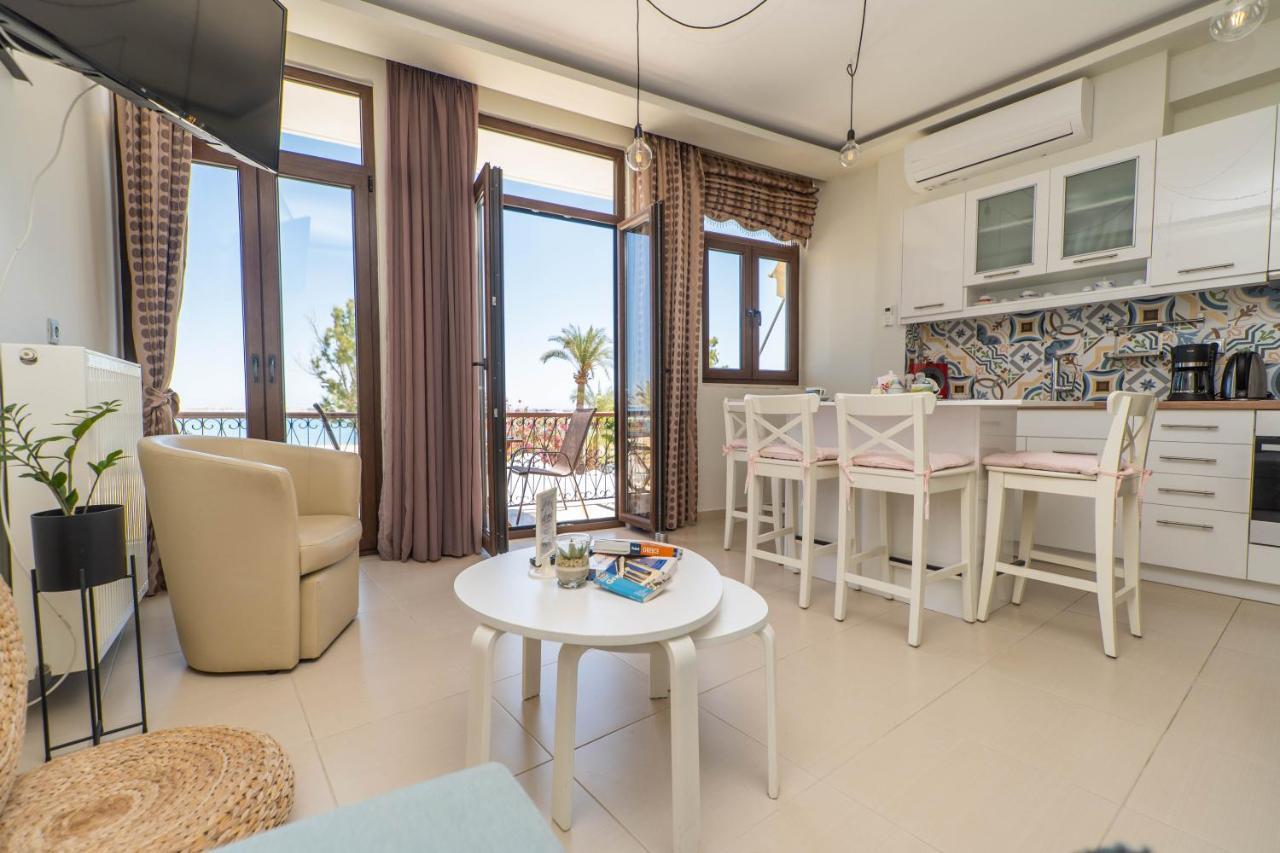 Blue Sea Relax Apartment 레팀노 외부 사진